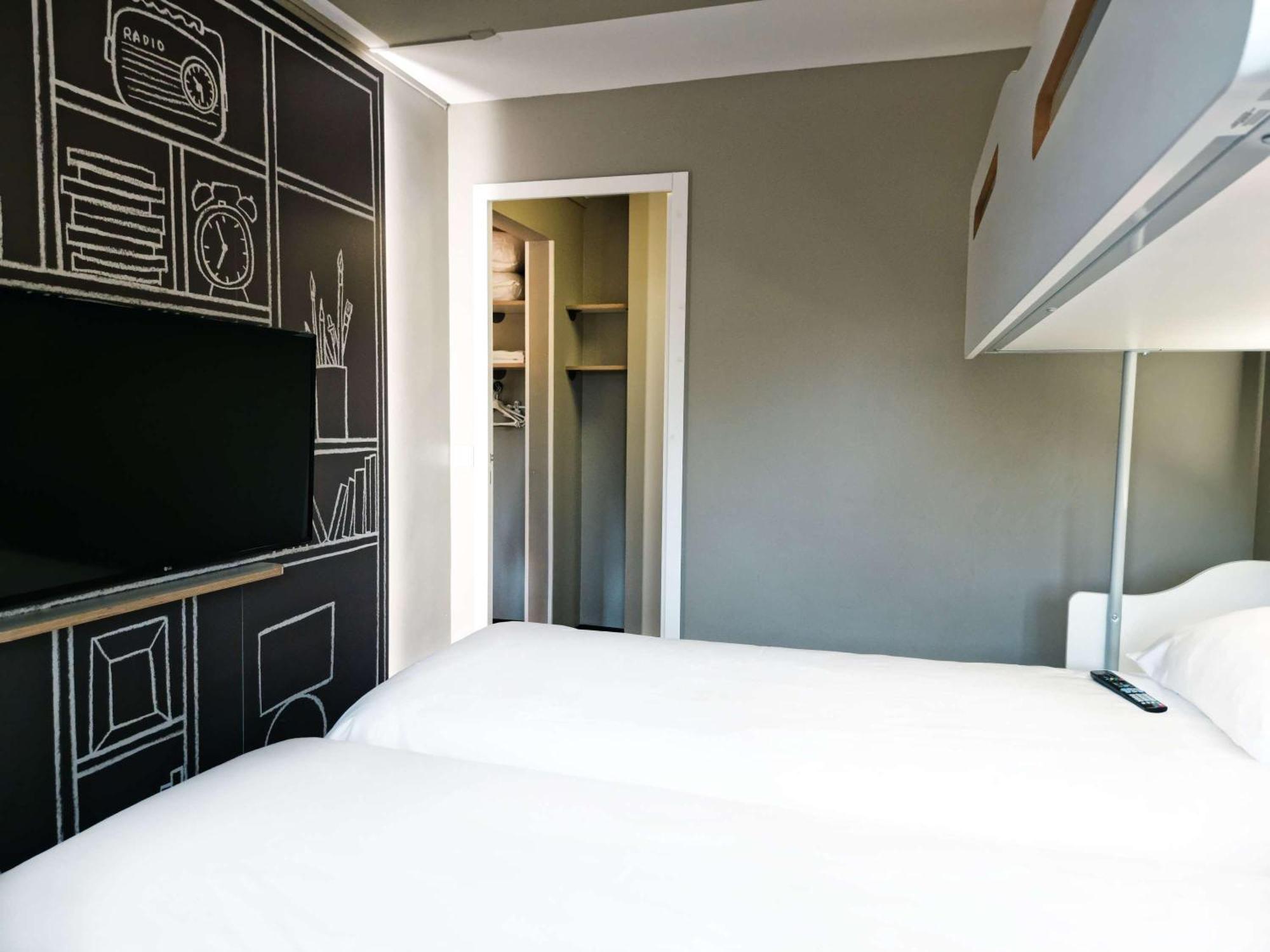 Ibis Porte D’angleterre Hotel 3*
