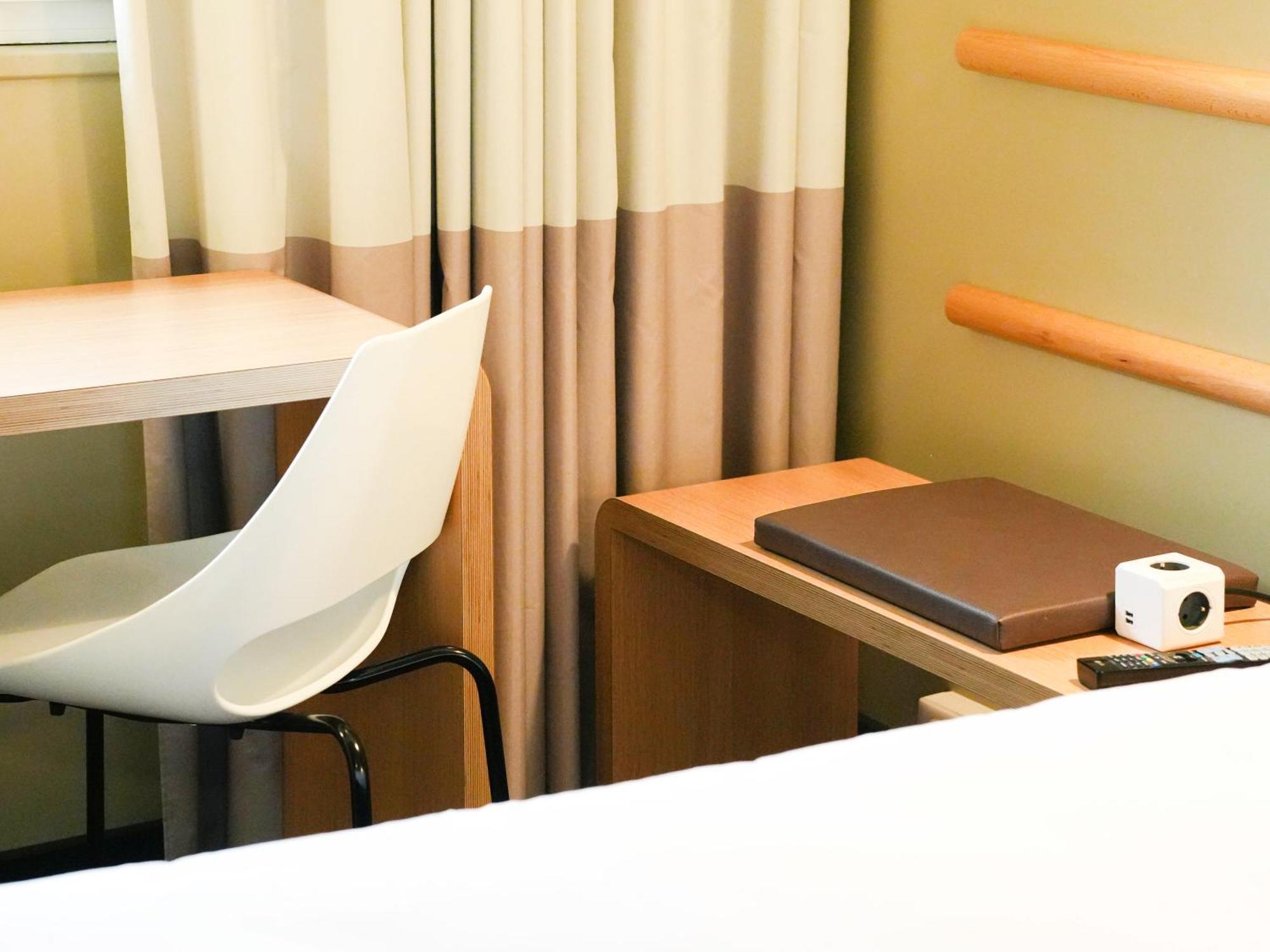 Hotel Ibis Porte D’angleterre 3*