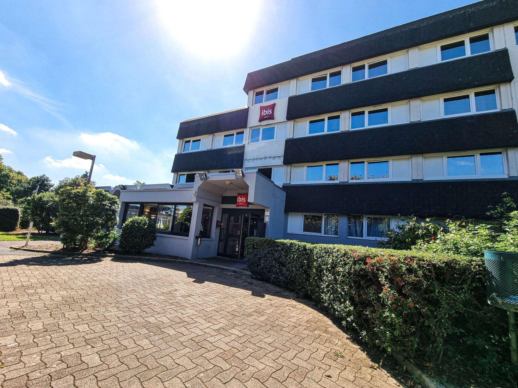 Ibis Porte D’angleterre Hotel 3*