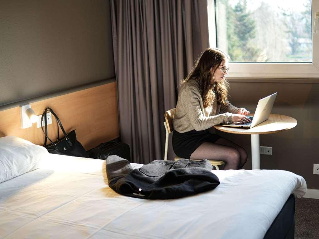 Ibis Porte D’angleterre Hotel 3*