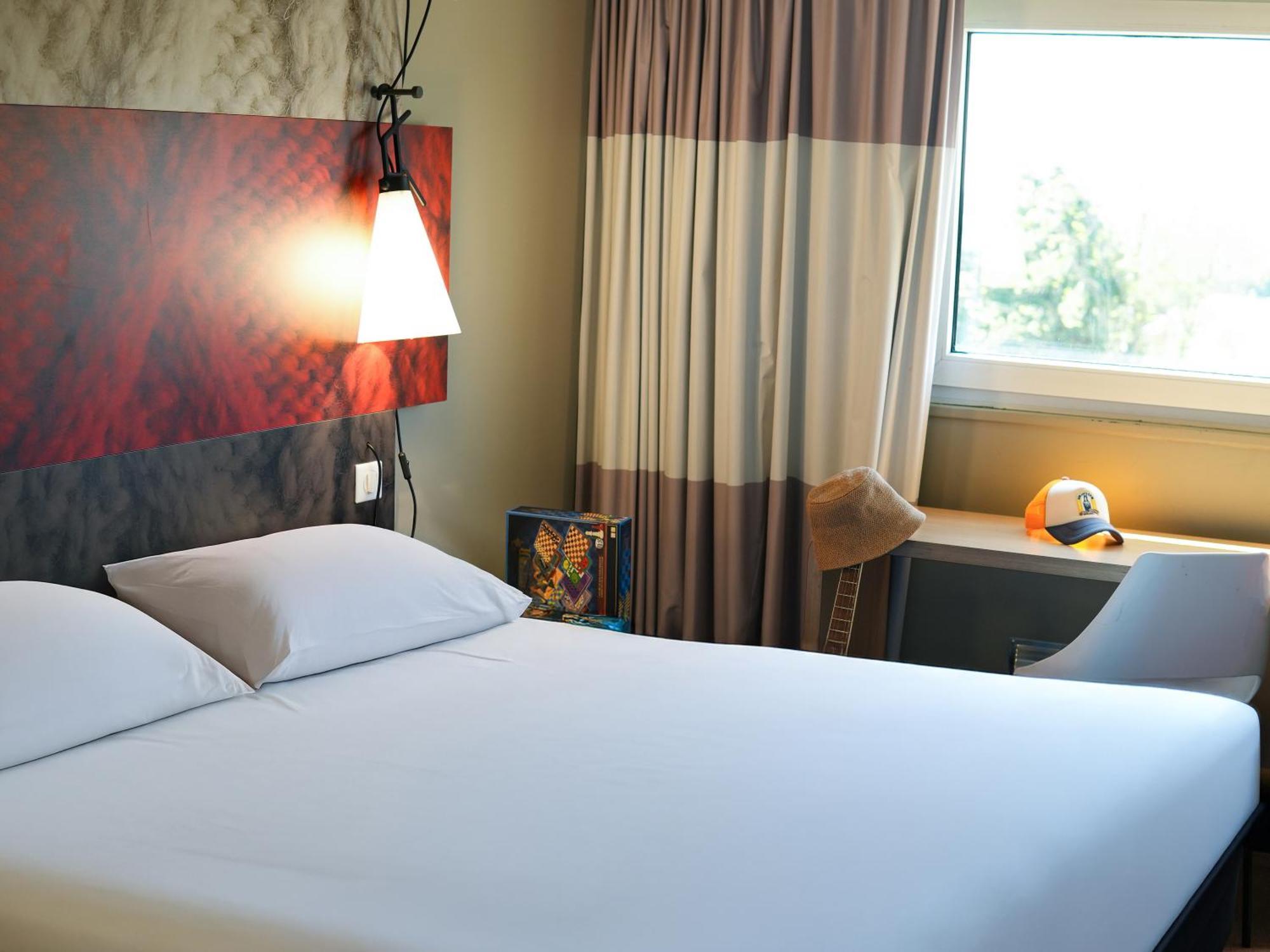 Ibis Porte D’angleterre Hotel