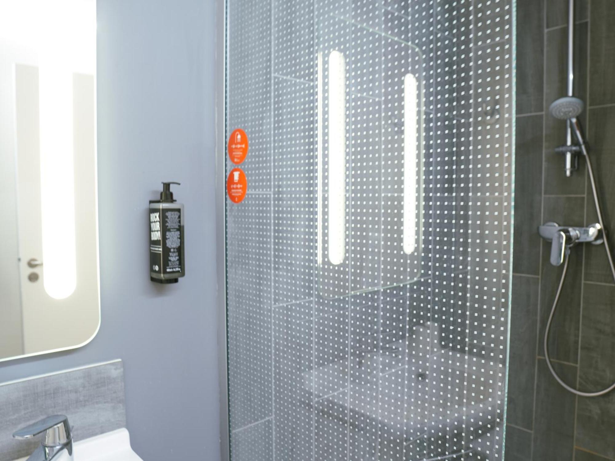 Hotel Ibis Porte D’angleterre Caen